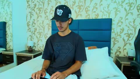 Snapshot of marcus_jeron chatting on October 7, 12:04 am marcus_jeron online show from October 7, 12:04 am
