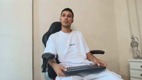 marcus_jeron online show from April 24, 1:41 am