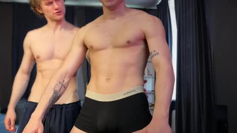 marcus_paradise online show from April 27, 10:01 am