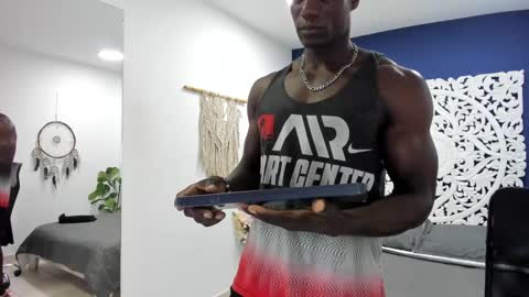 Snapshot of marcusblack_ chatting on December 21, 11:55 am Marcusssss online show from December 21, 11:55 am
