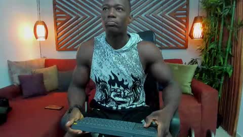 Snapshot of marcusblack_ chatting on February 21, 11:33 am Marcusssss online show from February 21, 11:33 am
