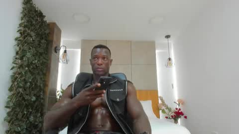 Snapshot of marcusblack_ chatting on October 4, 2:33 pm Marcusssss online show from October 4, 2:33 pm