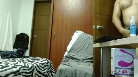 Snapshot of marcusmilarc chatting on September 17, 12:55 am online show from September 17, 12:55 am