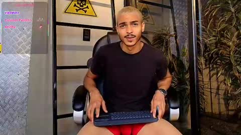 Snapshot of marcusrain_ chatting on October 11, 5:00 am Marcus online show from October 11, 5:00 am