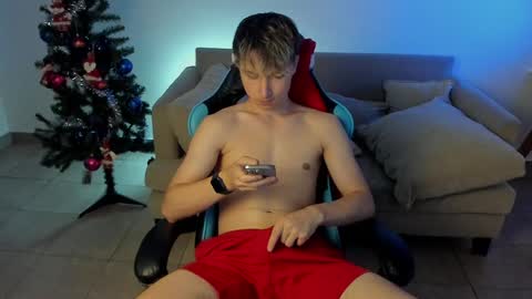 Snapshot of marcussmit chatting on December 24, 7:33 pm Marcus online show from December 24, 7:33 pm