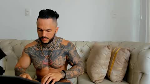 Snapshot of mariano_costa chatting on January 13, 5:55 pm Mariano Costa online show from January 13, 5:55 pm
