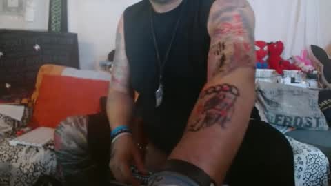 Snapshot of mario_1974 chatting on January 20, 9:46 am Ray online show from January 20, 9:46 am