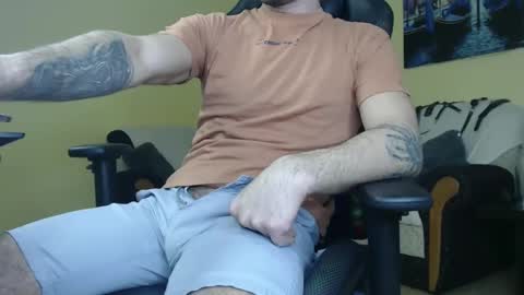 Snapshot of marioslim chatting on February 21, 10:07 am marioslim online show from February 21, 10:07 am