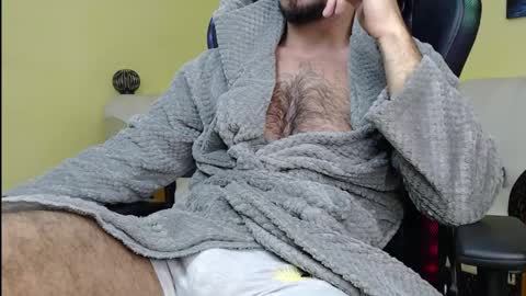 Snapshot of marioslim chatting on December 8, 6:33 am marioslim online show from December 8, 6:33 am