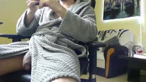 Snapshot of marioslim chatting on February 27, 7:01 am marioslim online show from February 27, 7:01 am