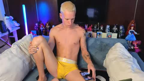 MariusHunter online show from May 19, 2:40 am