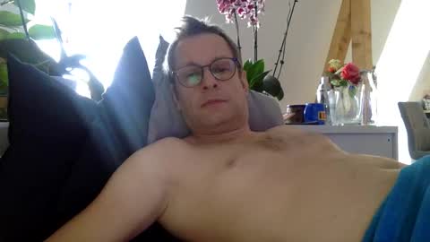 Snapshot of mark32571 chatting on March 11, 7:48 am Little Mark online show from March 11, 7:48 am