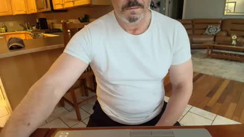Snapshot of mark48130 chatting on February 28, 1:14 pm Mark online show from February 28, 1:14 pm