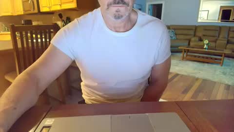 Snapshot of mark48130 chatting on March 10, 10:50 am Mark online show from March 10, 10:50 am