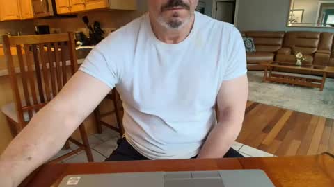 Snapshot of mark48130 chatting on March 5, 1:06 pm Mark online show from March 5, 1:06 pm