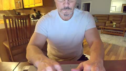 Snapshot of mark48130 chatting on March 8, 12:20 am Mark online show from March 8, 12:20 am