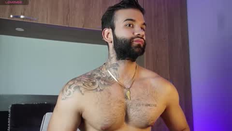 Snapshot of mark_hazze chatting on October 16, 8:06 pm Mark online show from October 16, 8:06 pm