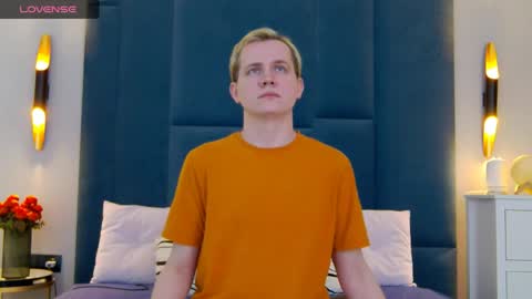 Mark online show from April 2, 11:01 pm