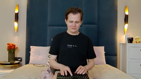 Mark online show from March 25, 12:14 am