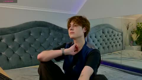 mark_ian_ online show from April 29, 3:06 pm
