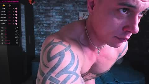 Snapshot of mark_normal chatting on October 23, 5:11 am Mark online show from October 23, 5:11 am