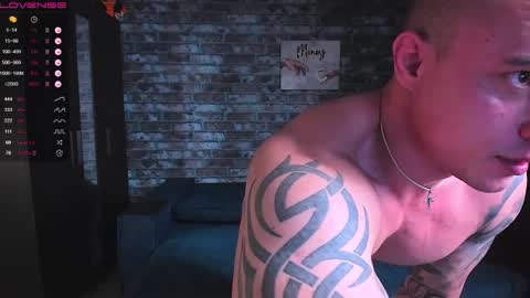 Snapshot of mark_normal chatting on October 27, 9:22 am Mark online show from October 27, 9:22 am