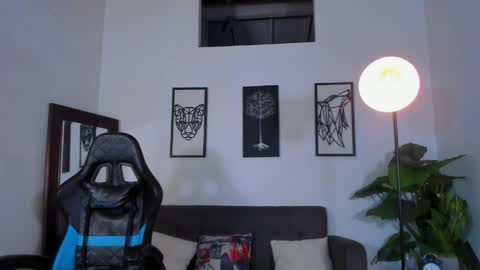 mark_x23 online show from May 2, 4:26 am