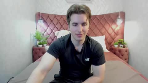 Mark online show from March 25, 7:40 pm