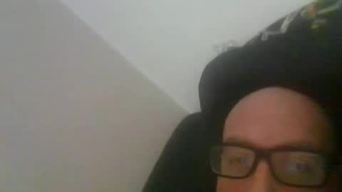 Snapshot of markkellyhamilton99 chatting on February 12, 2:03 am mark online show from February 12, 2:03 am