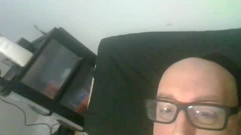 Snapshot of markkellyhamilton99 chatting on January 8, 11:19 pm mark online show from January 8, 11:19 pm