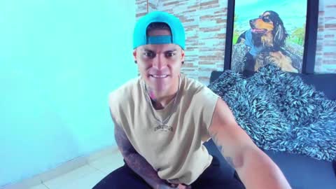 Snapshot of marko_toro__ chatting on December 19, 12:45 am Sebastian online show from December 19, 12:45 am