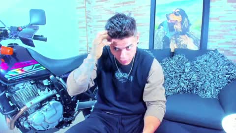 Snapshot of marko_toro__ chatting on December 12, 2:15 am Sebastian online show from December 12, 2:15 am