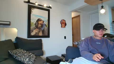 Snapshot of marko_toro__ chatting on September 17, 10:33 pm Sebastian online show from September 17, 10:33 pm