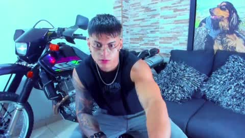 Snapshot of marko_toro__ chatting on December 8, 5:18 am Sebastian online show from December 8, 5:18 am