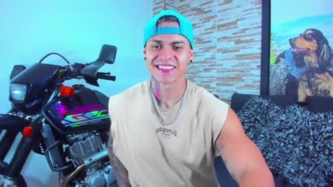 Snapshot of marko_toro__ chatting on December 14, 4:34 am Sebastian online show from December 14, 4:34 am