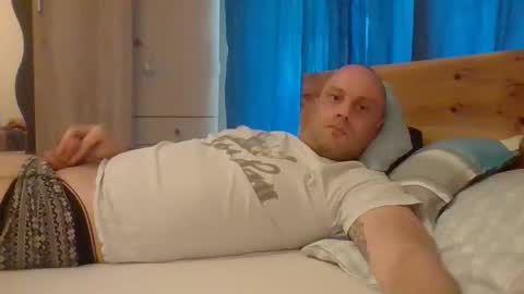Snapshot of markus_7 chatting on September 9, 2:27 pm markus_7 online show from September 9, 2:27 pm