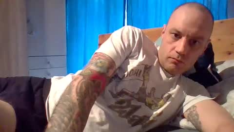 Snapshot of markus_7 chatting on February 17, 11:44 am markus_7 online show from February 17, 11:44 am
