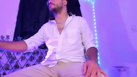 Mark  online show from November 1, 10:03 pm