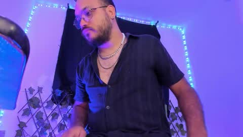 Mark  online show from November 3, 9:05 pm