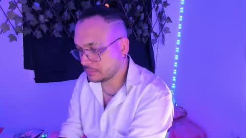 Mark  online show from November 7, 9:51 pm