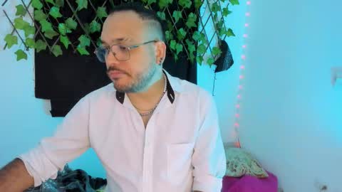 Mark  online show from November 15, 2:13 am