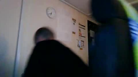 markyhowudoin online show from November 1, 6:39 am