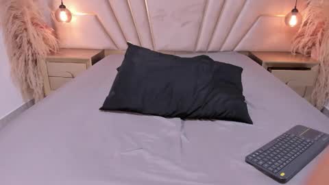 maroxcute online show from December 18, 2:57 pm