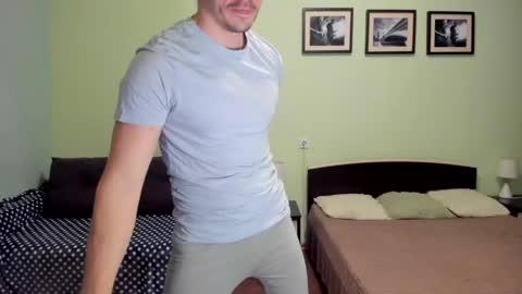 Alan online show from April 18, 3:13 pm