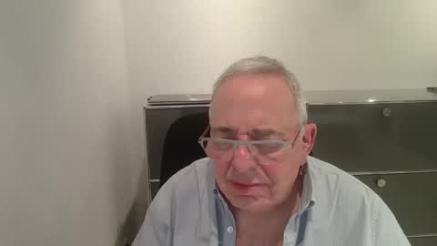 martin_1947 online show from April 4, 6:38 pm