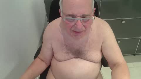 martin_1947 online show from June 9, 10:11 pm