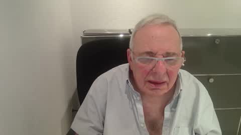 martin_1947 online show from April 7, 9:48 pm