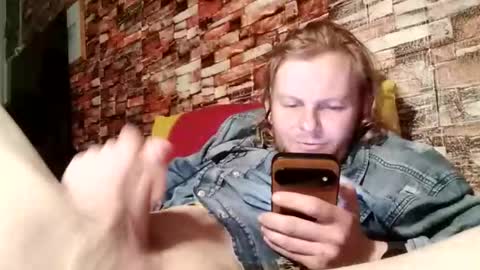 Snapshot of martin_777106841 chatting on October 22, 1:20 am VG online show from October 22, 1:20 am