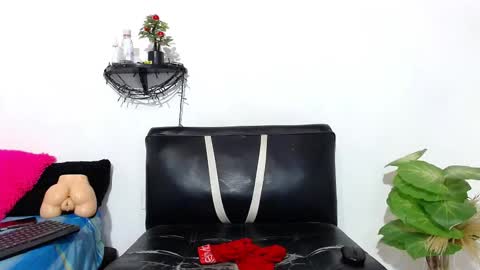 Snapshot of martin_fiit chatting on October 14, 11:06 am Martin instagrammartinfiit online show from October 14, 11:06 am