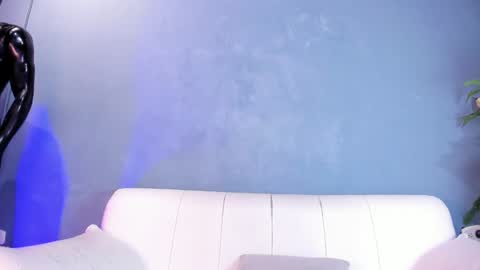 Snapshot of martin_killer chatting on December 3, 1:28 am Martin online show from December 3, 1:28 am